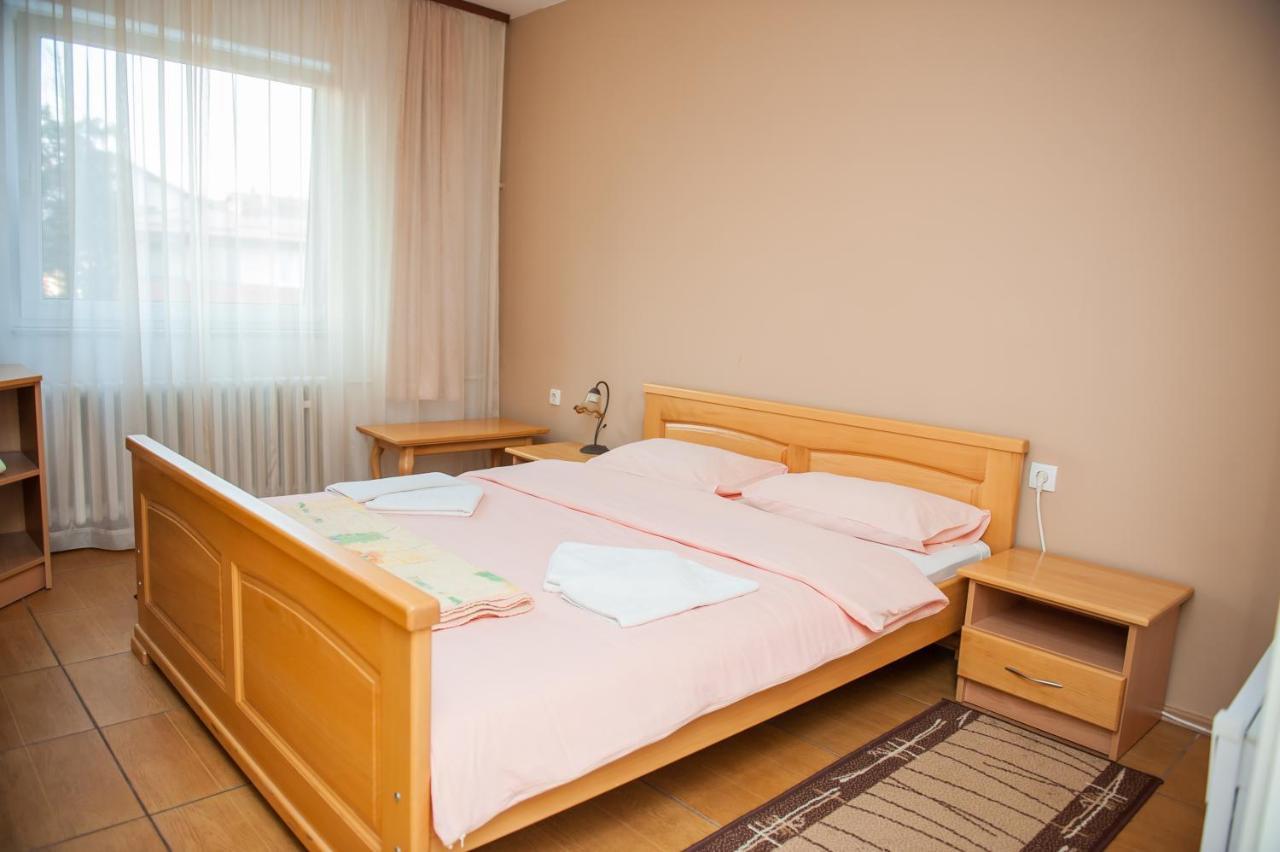 Prenociste "Nacional" Hotell Prnjavor Exteriör bild